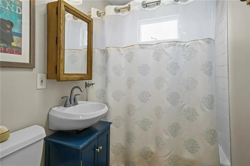 206 Reservoir Road Middletown RI 02842