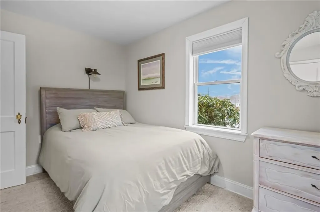 206 Reservoir Road Middletown RI 02842