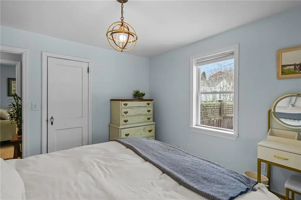 206 Reservoir Road Middletown RI 02842