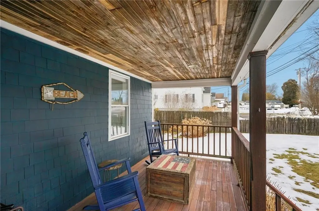 206 Reservoir Road Middletown RI 02842