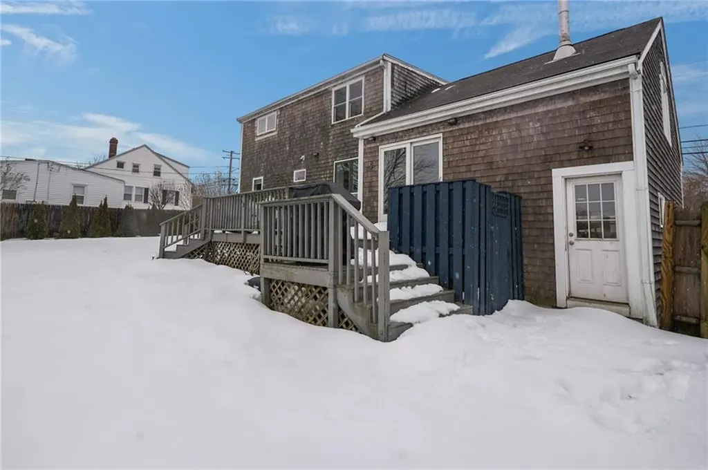 206 Reservoir Road Middletown RI 02842