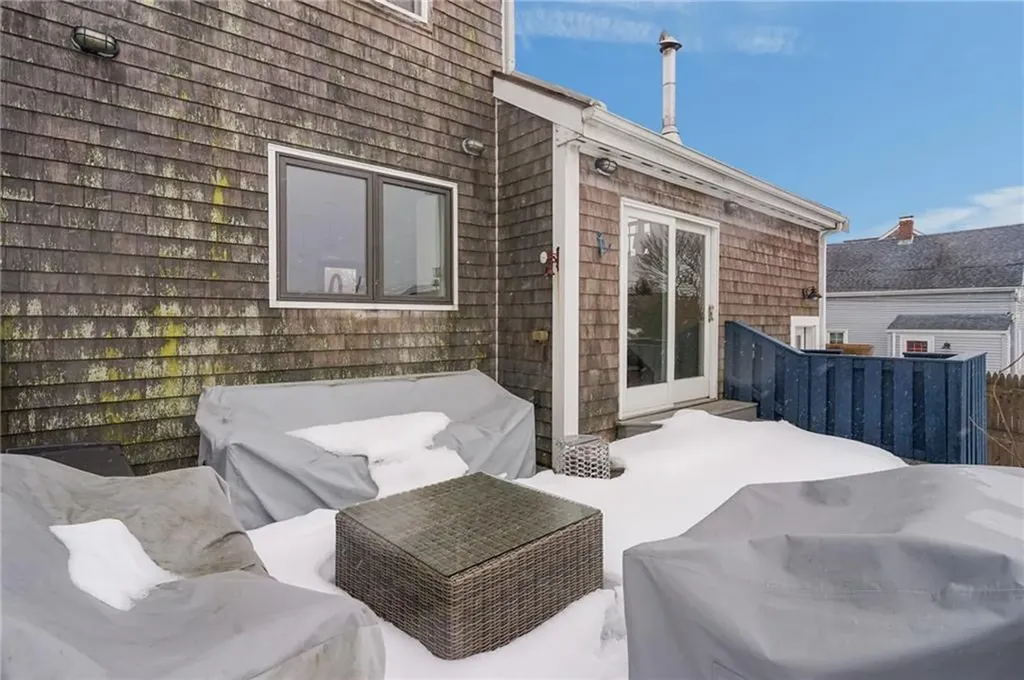 206 Reservoir Road Middletown RI 02842