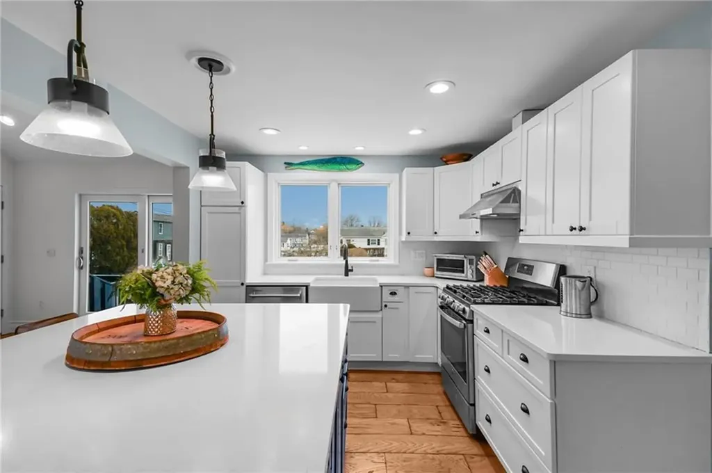 206 Reservoir Road Middletown RI 02842