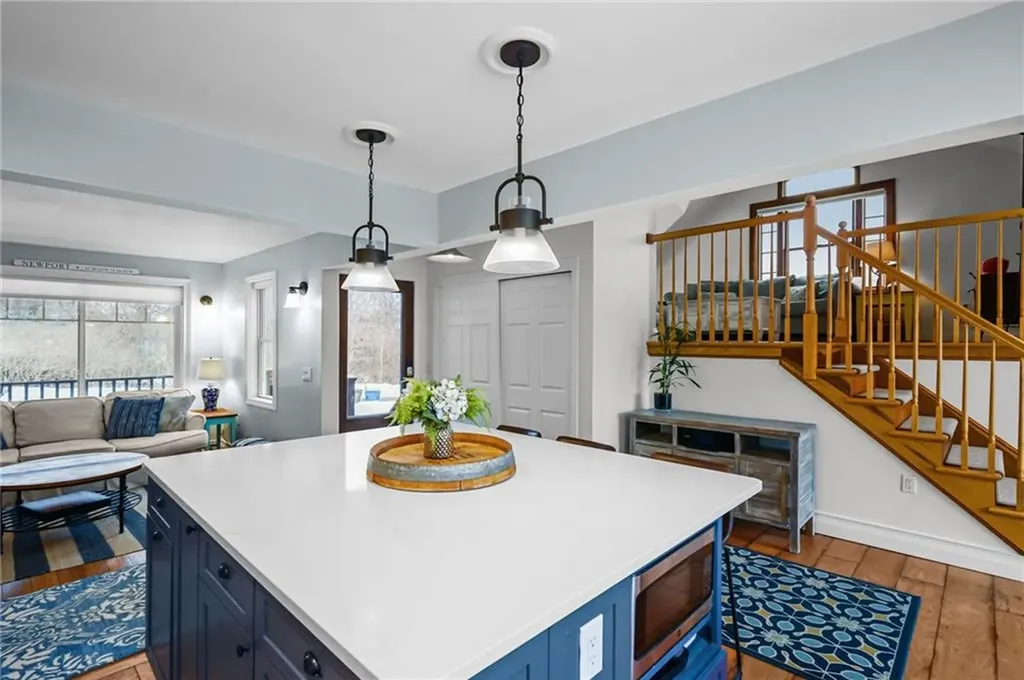 206 Reservoir Road Middletown RI 02842