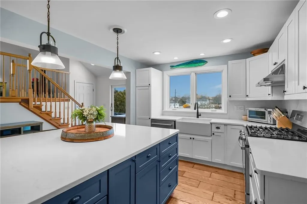 206 Reservoir Road Middletown RI 02842