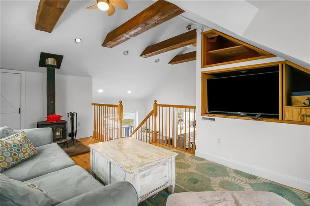 206 Reservoir Road Middletown RI 02842