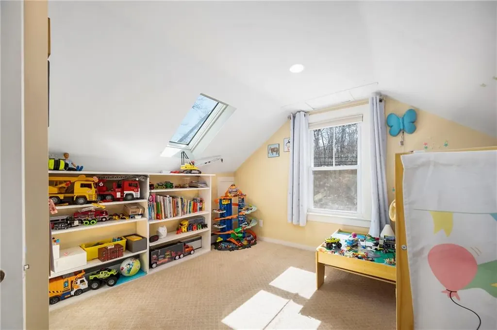 275 Usquepaugh Road South Kingstown RI 02892