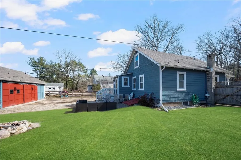 275 Usquepaugh Road South Kingstown RI 02892