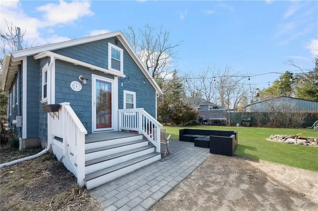 275 Usquepaugh Road South Kingstown RI 02892