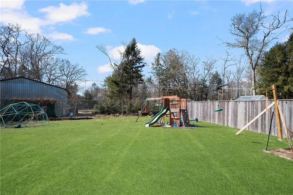 275 Usquepaugh Road South Kingstown RI 02892