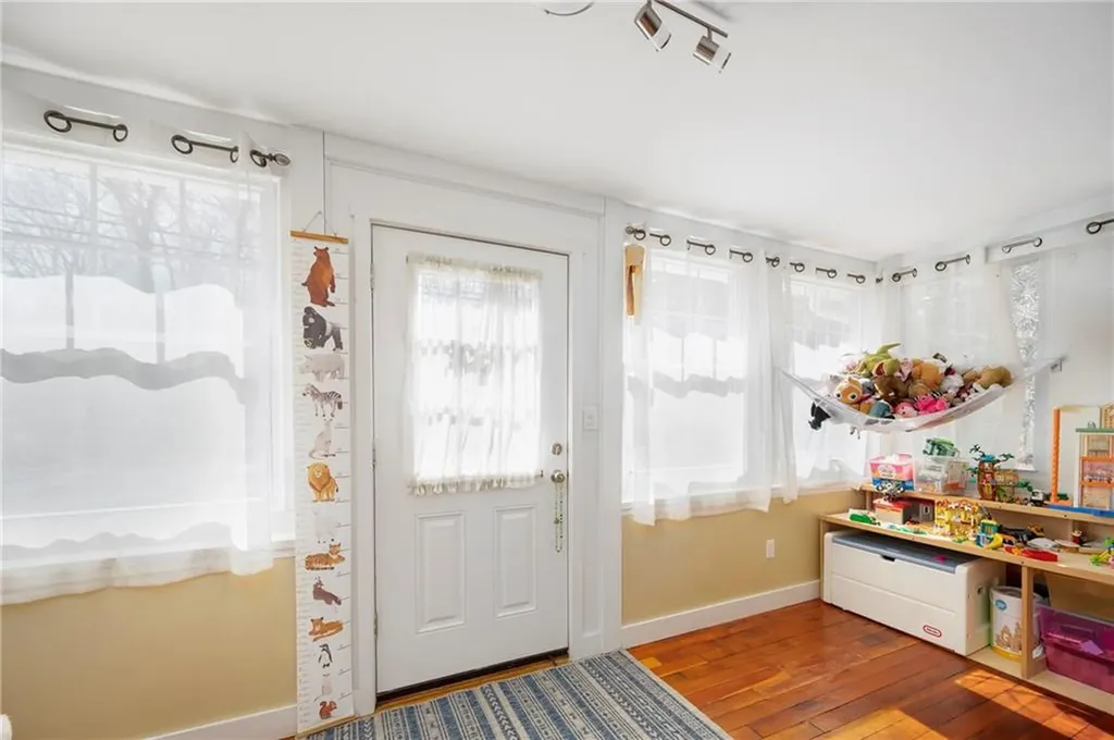 275 Usquepaugh Road South Kingstown RI 02892
