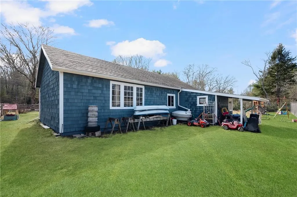 275 Usquepaugh Road South Kingstown RI 02892