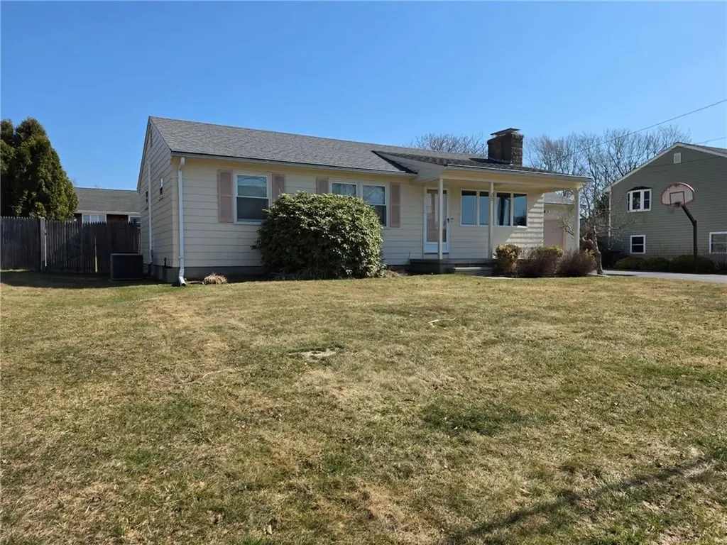20 Reservoir Avenue Warren RI 02885