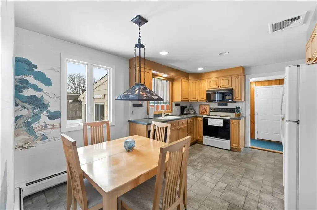 20 Reservoir Avenue Warren RI 02885