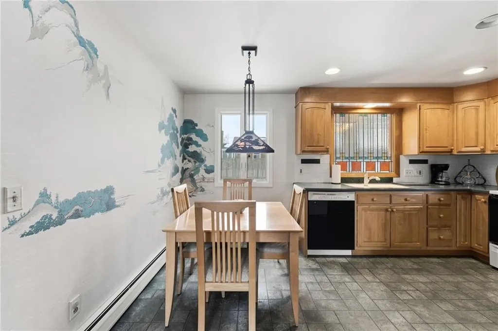 20 Reservoir Avenue Warren RI 02885