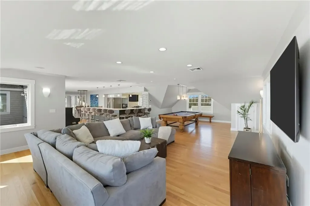 264 Col John Gardner Road Narragansett RI 02882