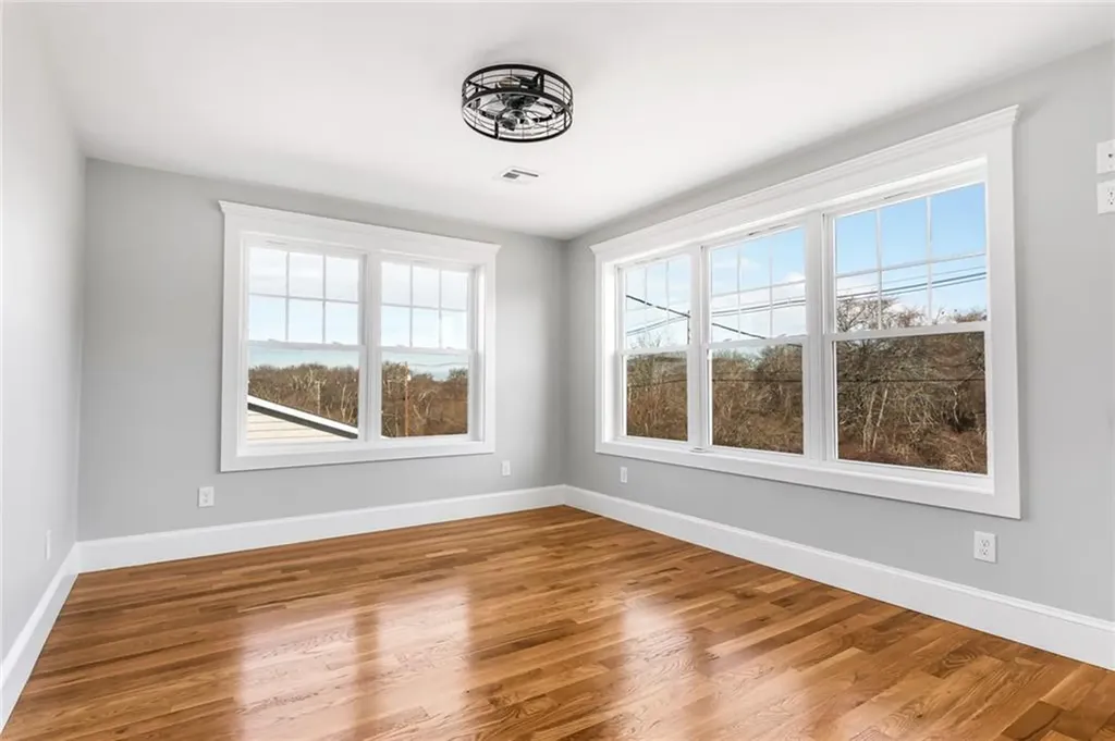 60 Daytona Avenue Narragansett RI 02882