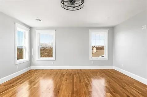 60 Daytona Avenue Narragansett RI 02882
