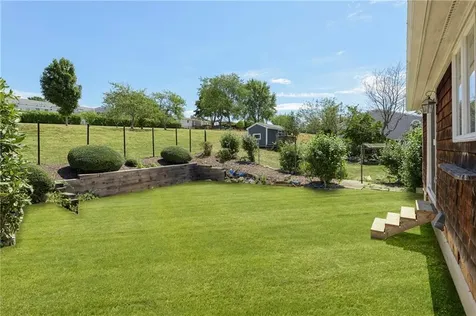 22 Jh Dwyer Drive Middletown RI 02842