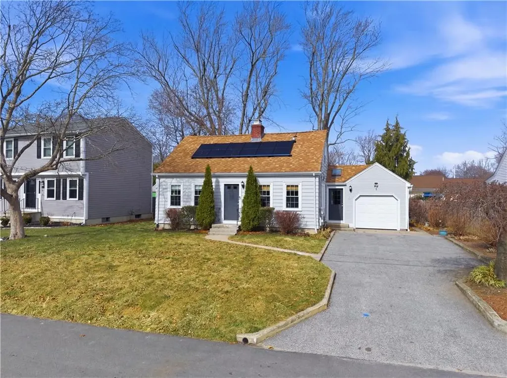 85 Gillan Avenue Warwick RI 02886