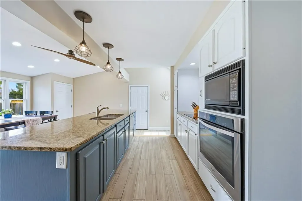 85 Gillan Avenue Warwick RI 02886