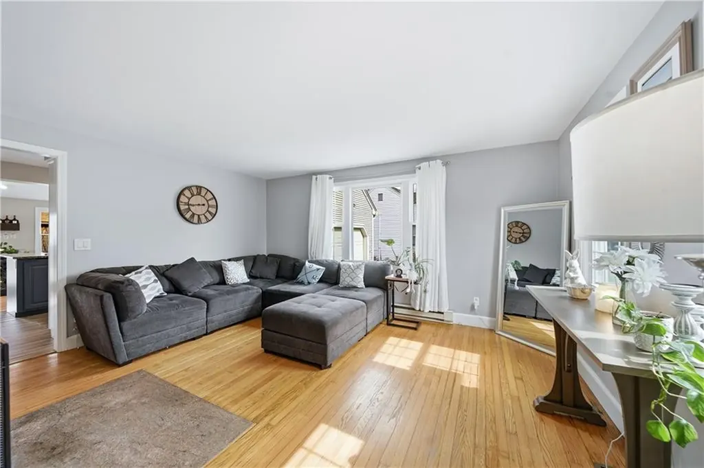 85 Gillan Avenue Warwick RI 02886