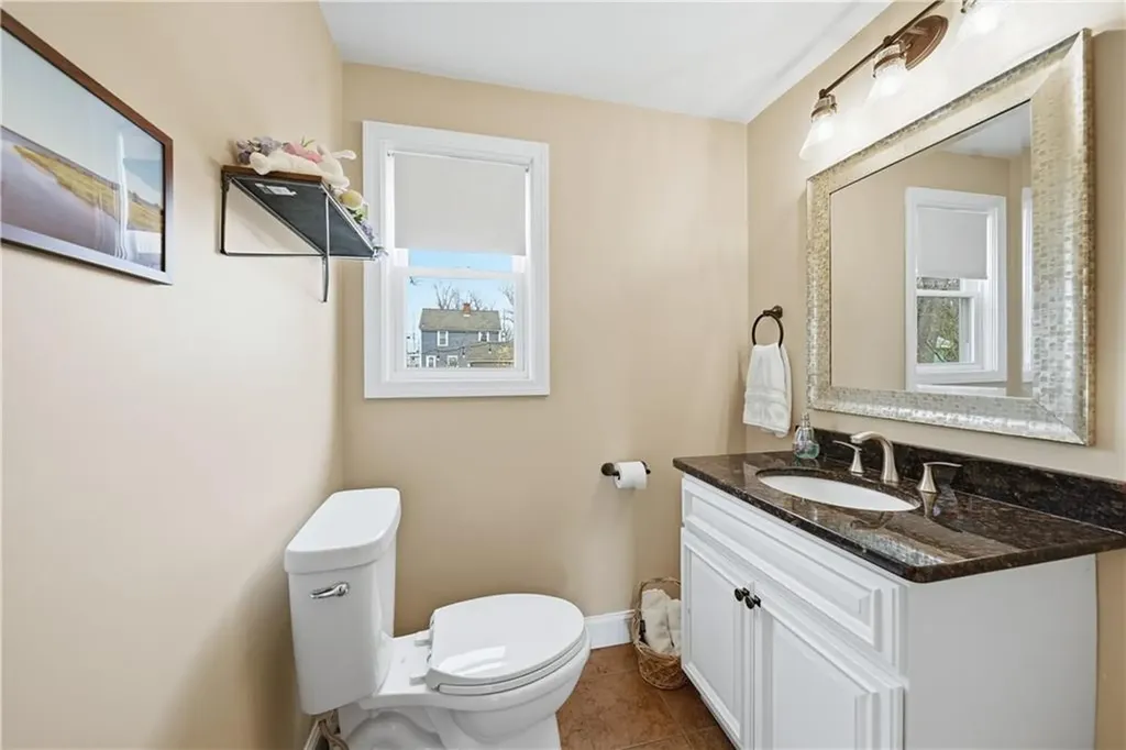 85 Gillan Avenue Warwick RI 02886
