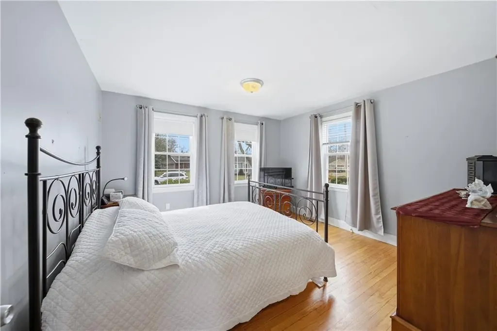 85 Gillan Avenue Warwick RI 02886