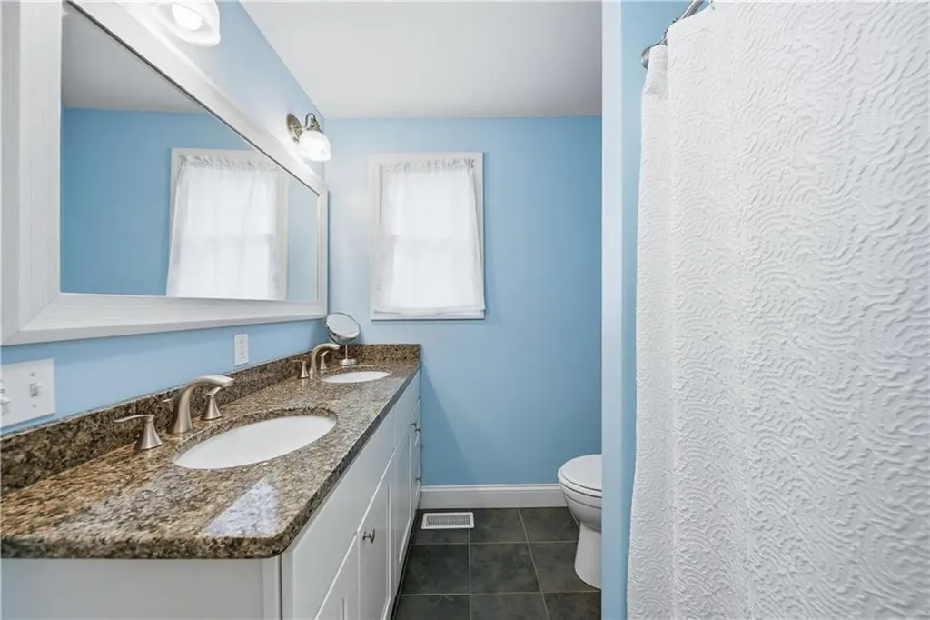 85 Gillan Avenue Warwick RI 02886