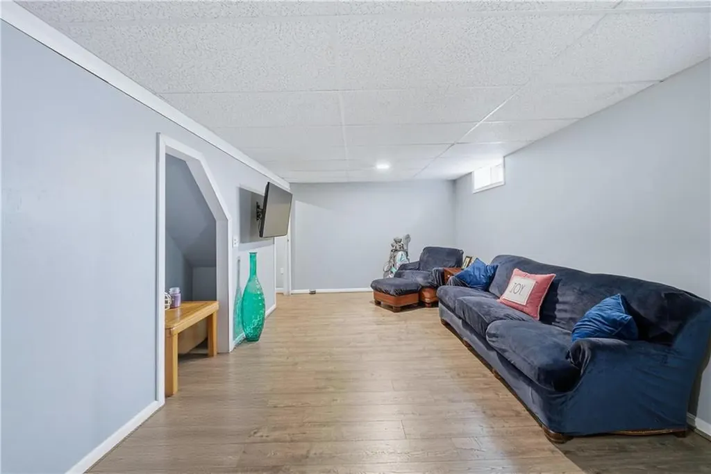 85 Gillan Avenue Warwick RI 02886