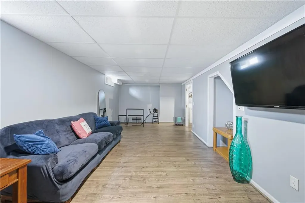 85 Gillan Avenue Warwick RI 02886