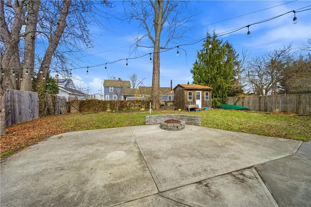 85 Gillan Avenue Warwick RI 02886