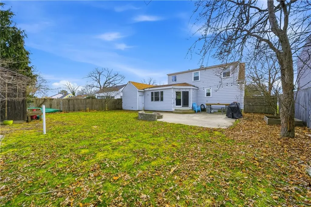 85 Gillan Avenue Warwick RI 02886