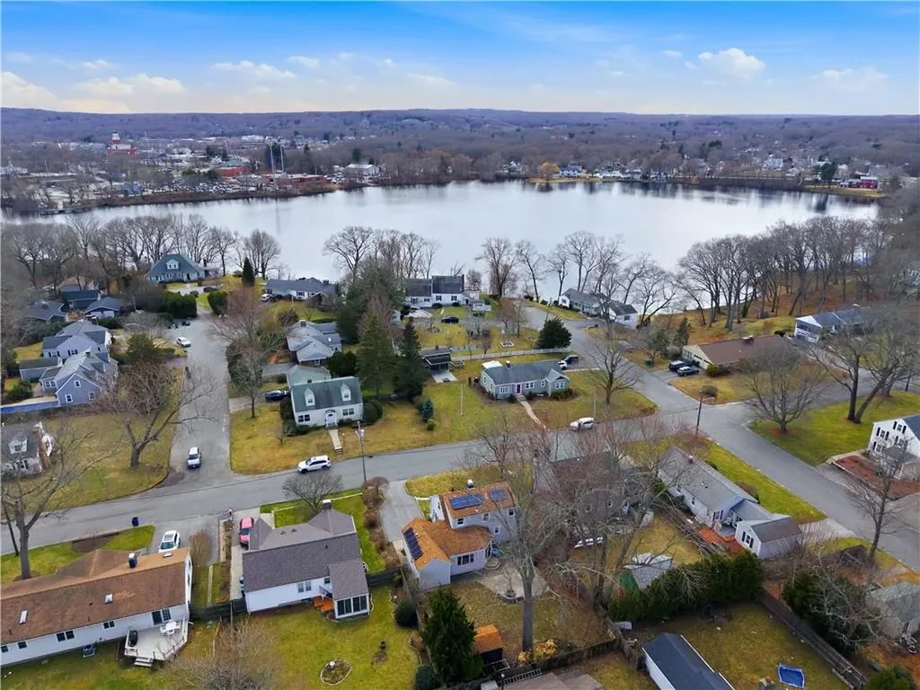 85 Gillan Avenue Warwick RI 02886