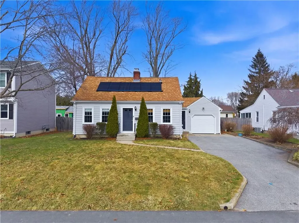 85 Gillan Avenue Warwick RI 02886