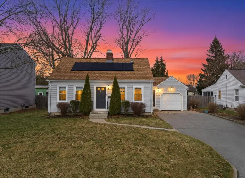 85 Gillan Avenue Warwick RI 02886