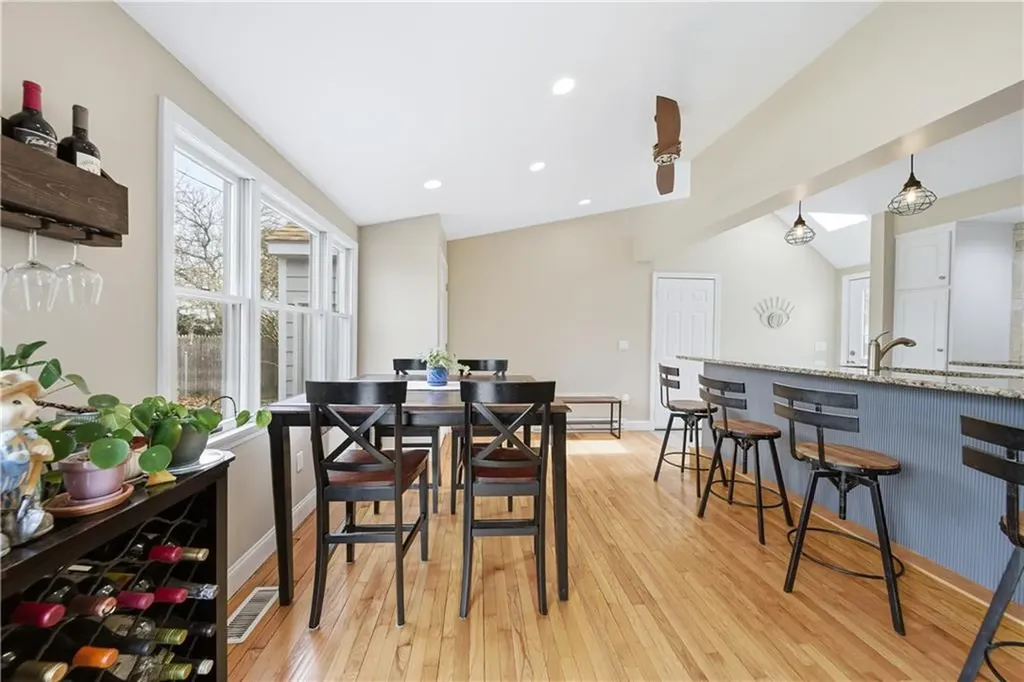 85 Gillan Avenue Warwick RI 02886