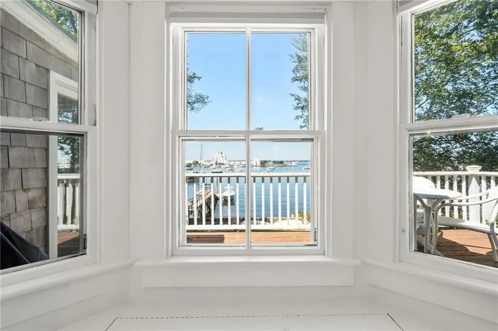 58 Washington Street Newport RI 02840