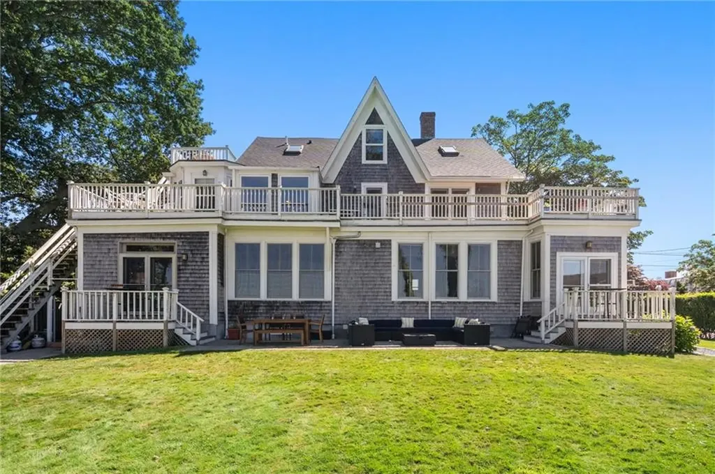 58 Washington Street Newport RI 02840