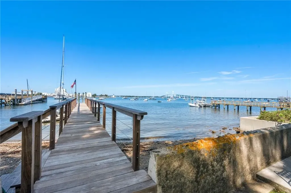 58 Washington Street Newport RI 02840