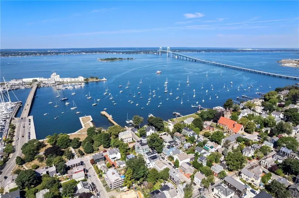 58 Washington Street Newport RI 02840