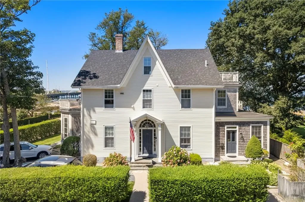 58 Washington Street Newport RI 02840