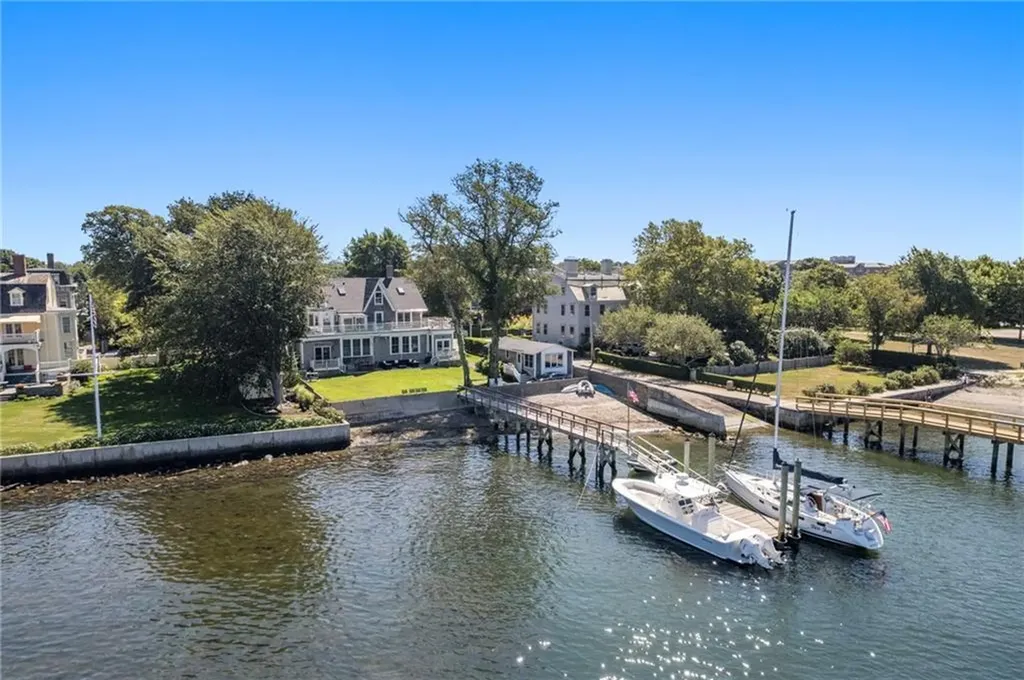 58 Washington Street Newport RI 02840