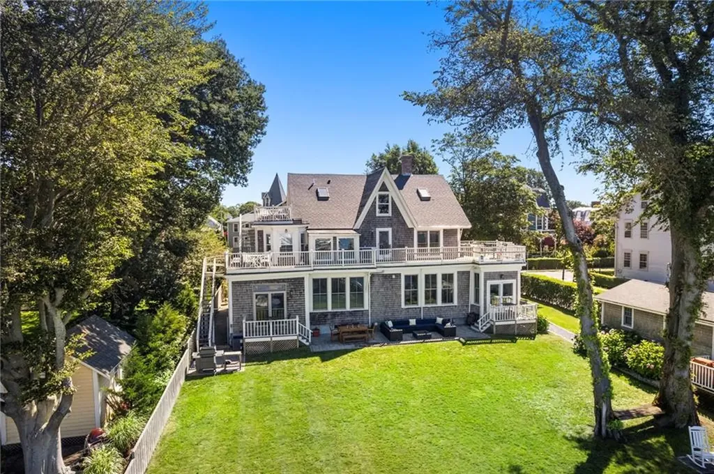 58 Washington Street Newport RI 02840