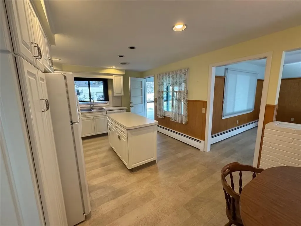 1047 Narragansett Parkway Warwick RI 02888