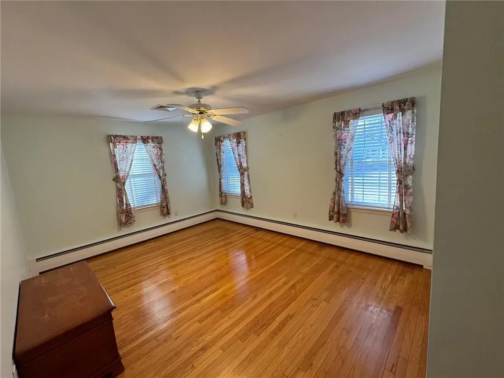 1047 Narragansett Parkway Warwick RI 02888