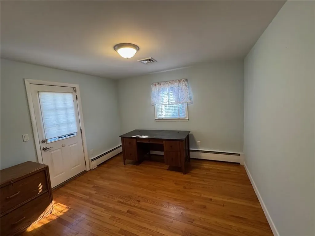 1047 Narragansett Parkway Warwick RI 02888