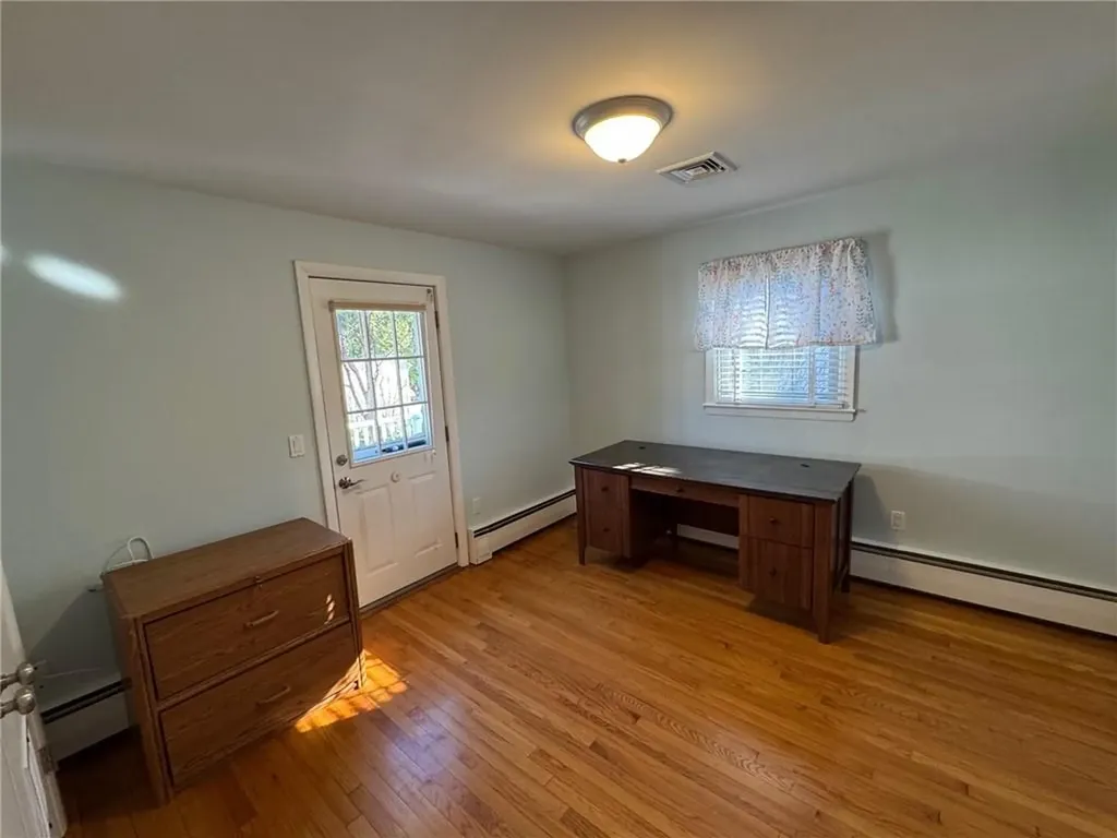 1047 Narragansett Parkway Warwick RI 02888