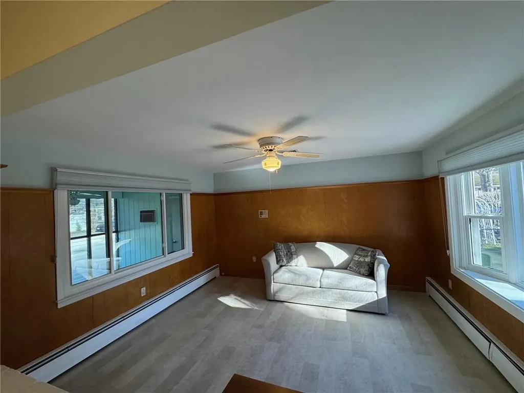 1047 Narragansett Parkway Warwick RI 02888