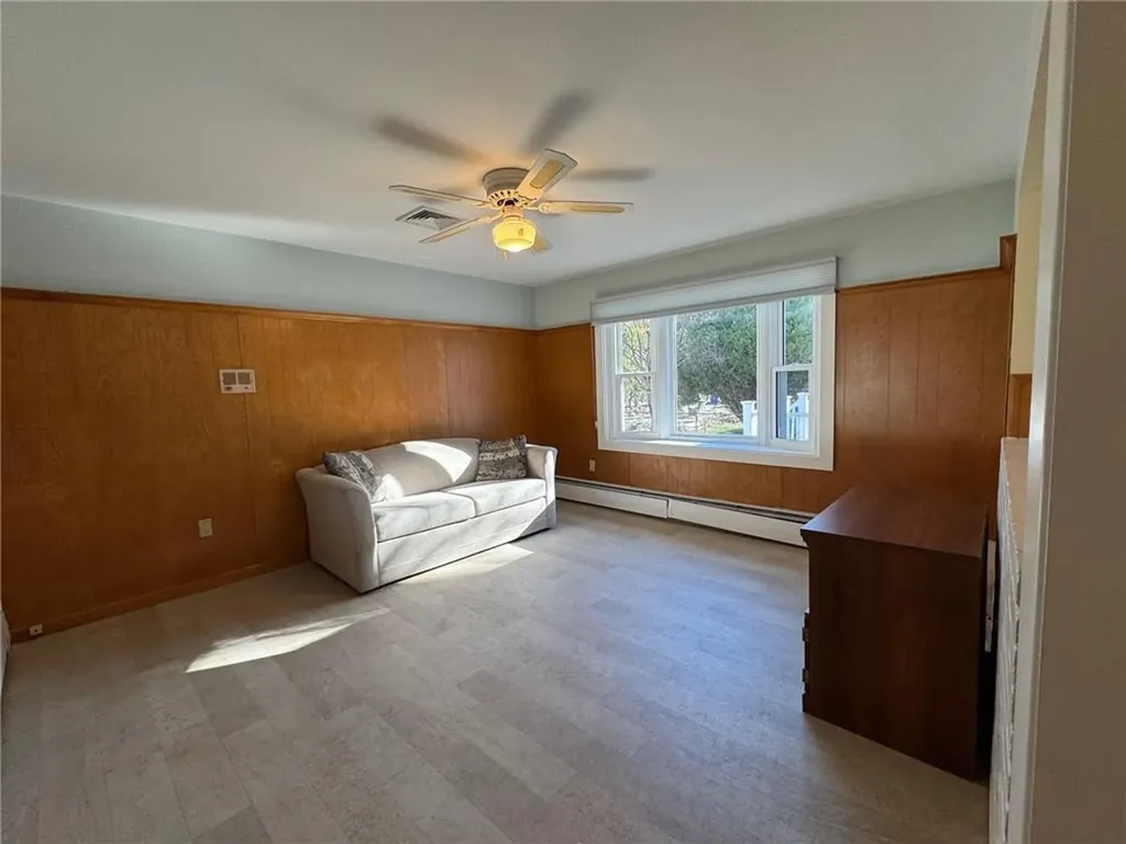 1047 Narragansett Parkway Warwick RI 02888